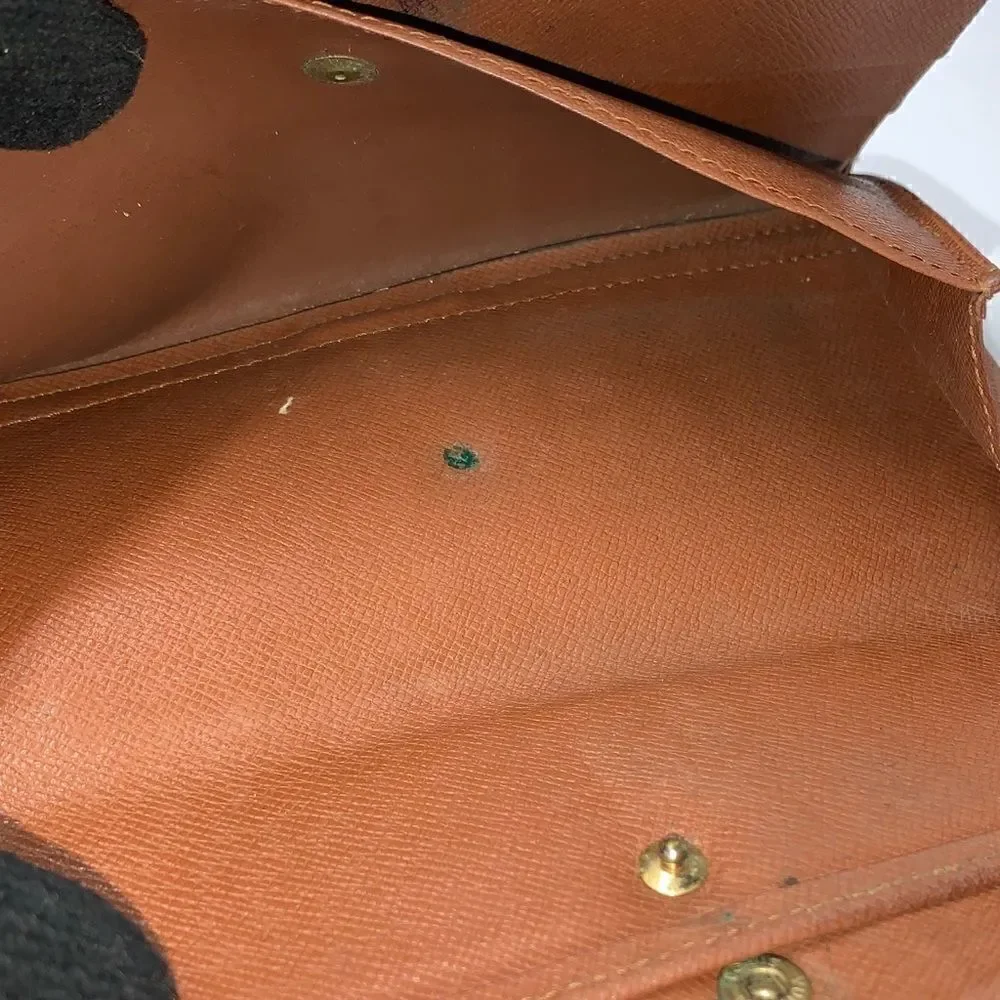 Authentic Louis Vuitton Monogram Sarah Wallet